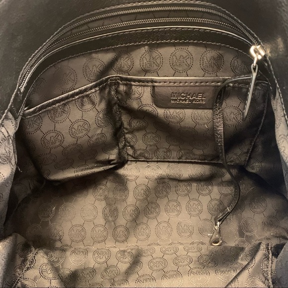 MICHAEL kors black leather shoulder bag - Picture 15 of 15